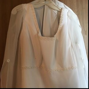 David’s Bridal Lace Wedding Dress